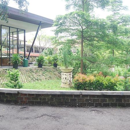 Bumi Gumati Resort & Convention Bogor Exterior photo